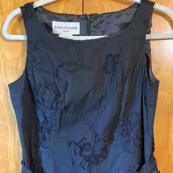 Evan-Picone Little Black Dresses. Size 6 - Picture 3 of 9